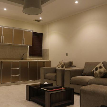 אל חובר Valencia Hotel Suites מראה חיצוני תמונה
