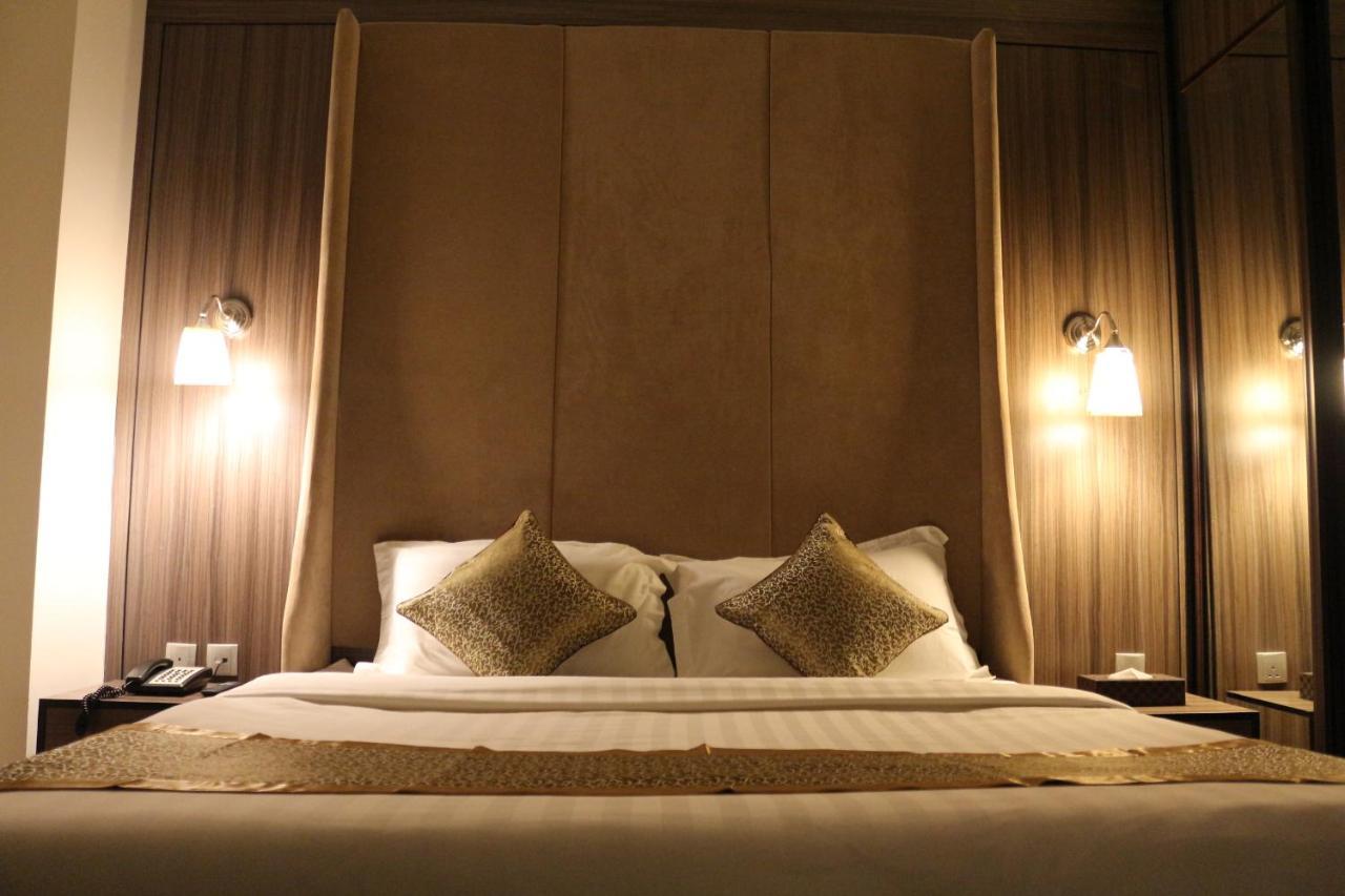 אל חובר Valencia Hotel Suites מראה חיצוני תמונה