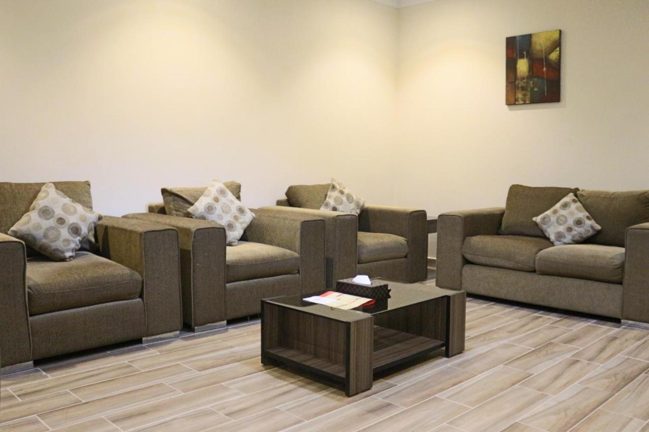 אל חובר Valencia Hotel Suites מראה חיצוני תמונה