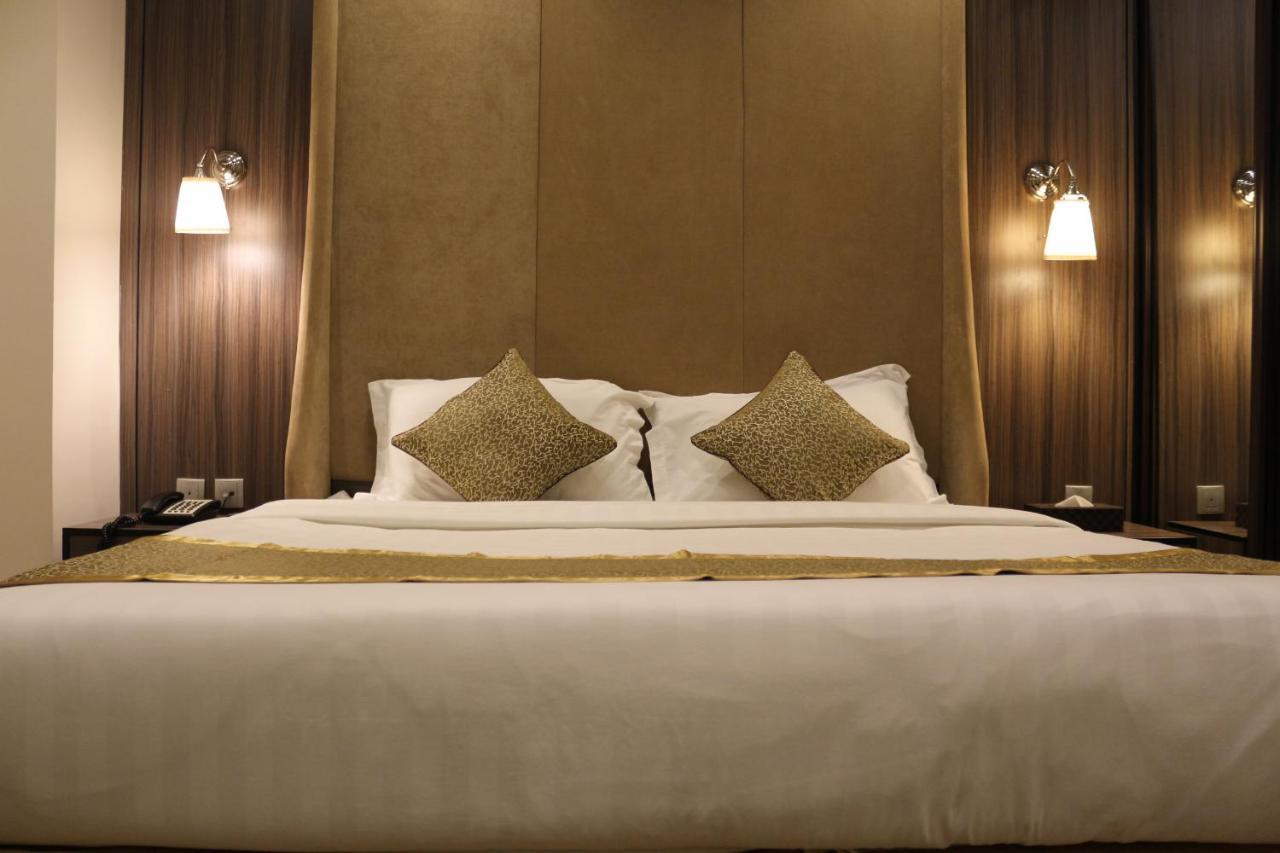 אל חובר Valencia Hotel Suites מראה חיצוני תמונה