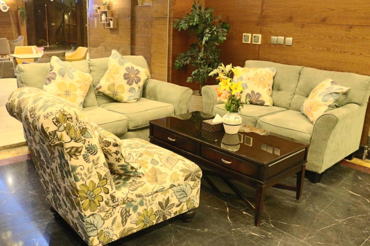 אל חובר Valencia Hotel Suites מראה חיצוני תמונה
