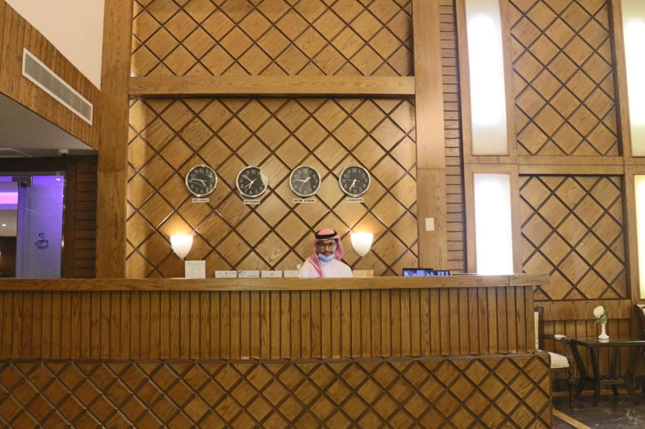 אל חובר Valencia Hotel Suites מראה חיצוני תמונה