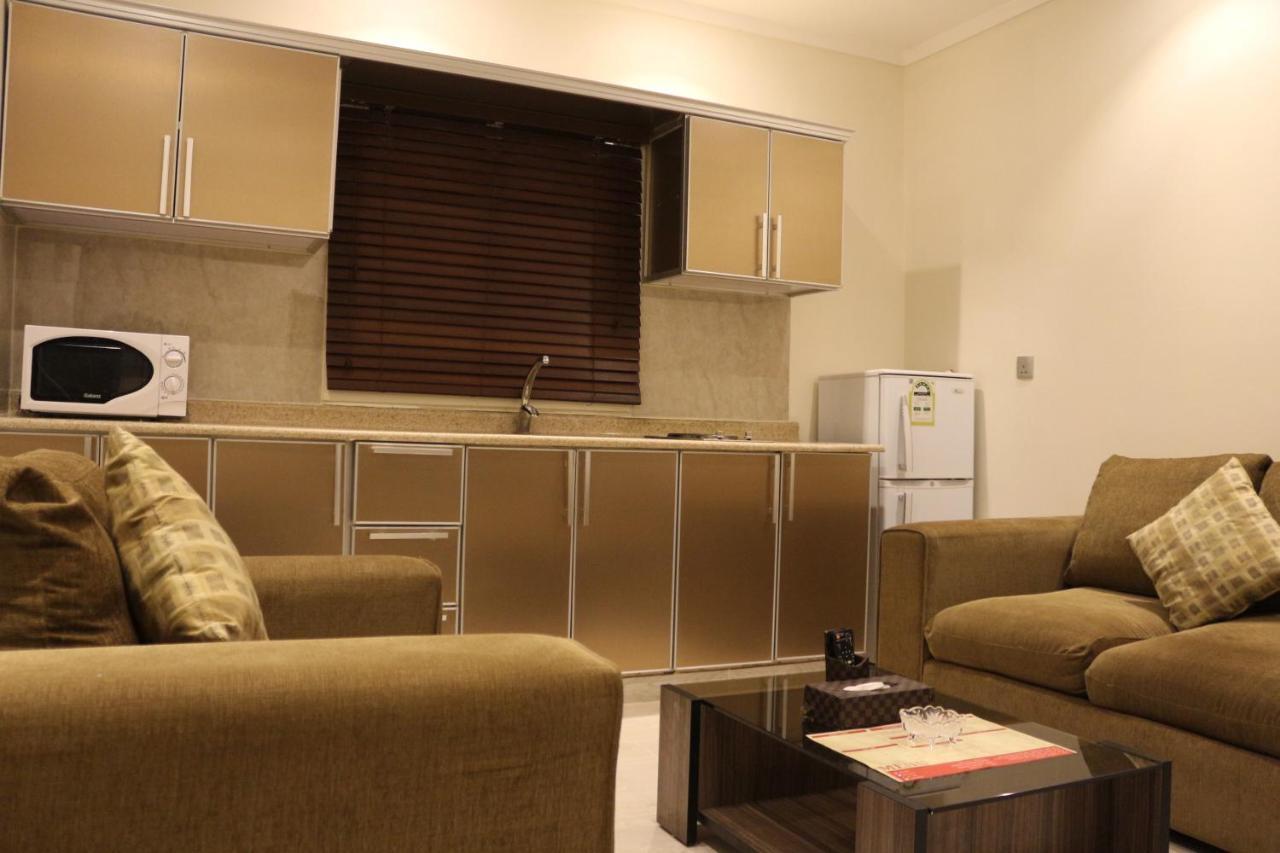 אל חובר Valencia Hotel Suites מראה חיצוני תמונה