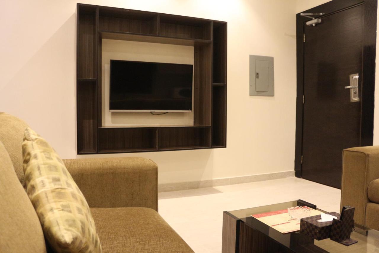 אל חובר Valencia Hotel Suites מראה חיצוני תמונה