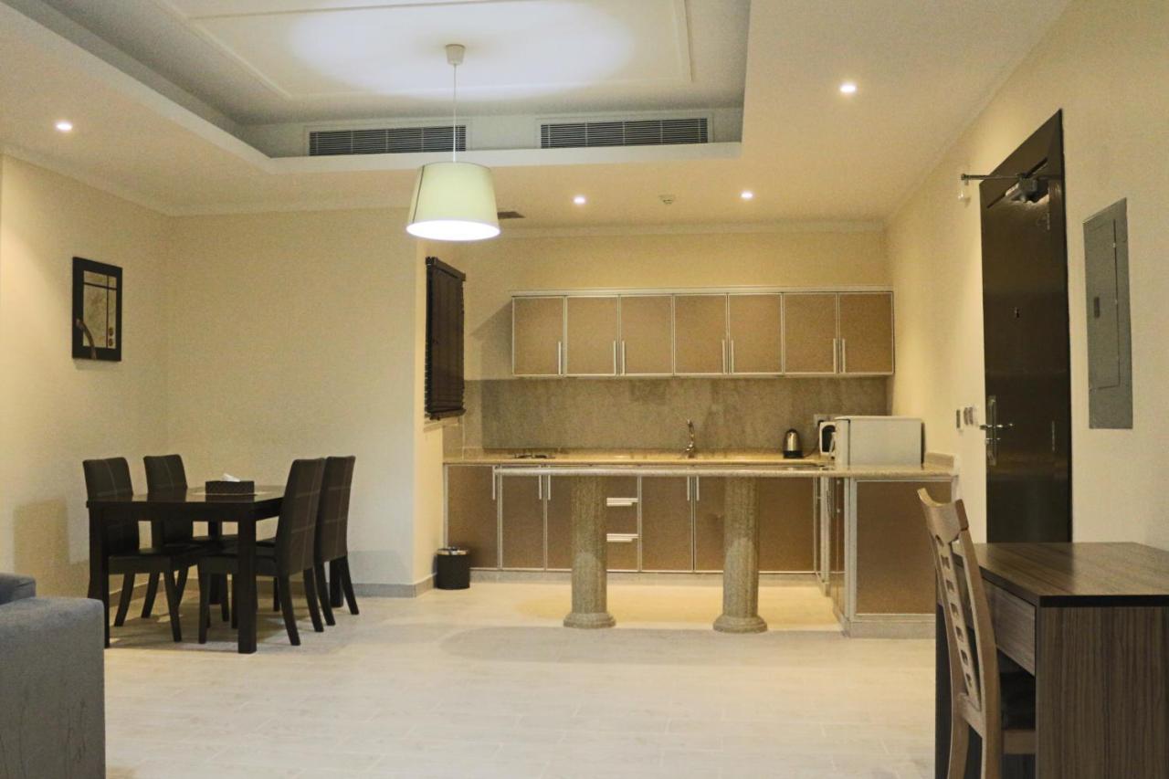 אל חובר Valencia Hotel Suites מראה חיצוני תמונה