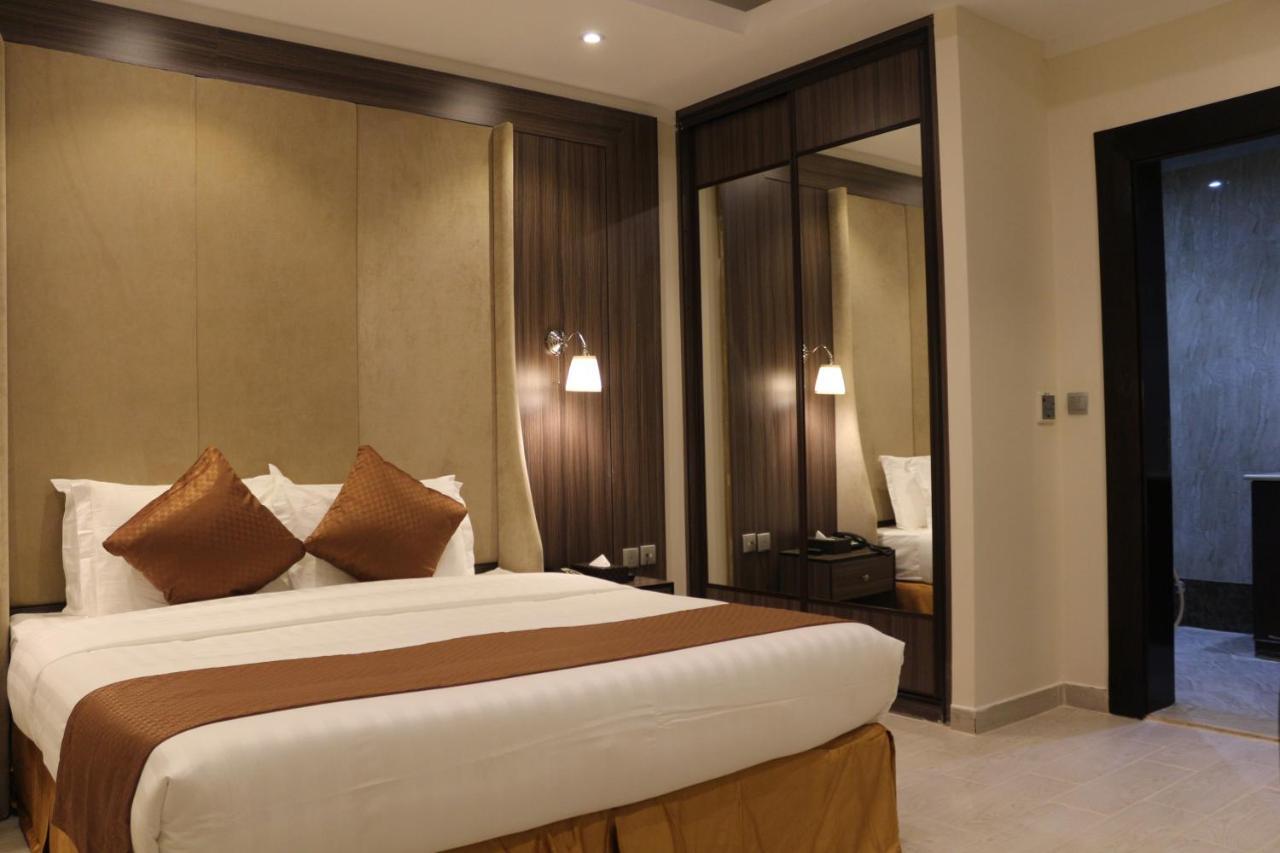 אל חובר Valencia Hotel Suites מראה חיצוני תמונה