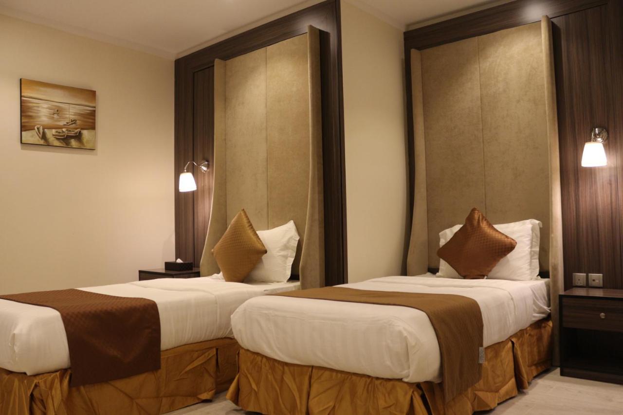 אל חובר Valencia Hotel Suites מראה חיצוני תמונה