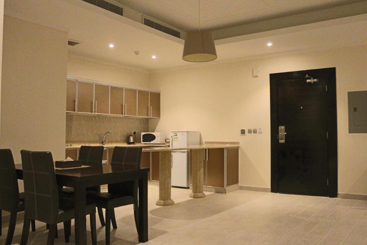 אל חובר Valencia Hotel Suites מראה חיצוני תמונה