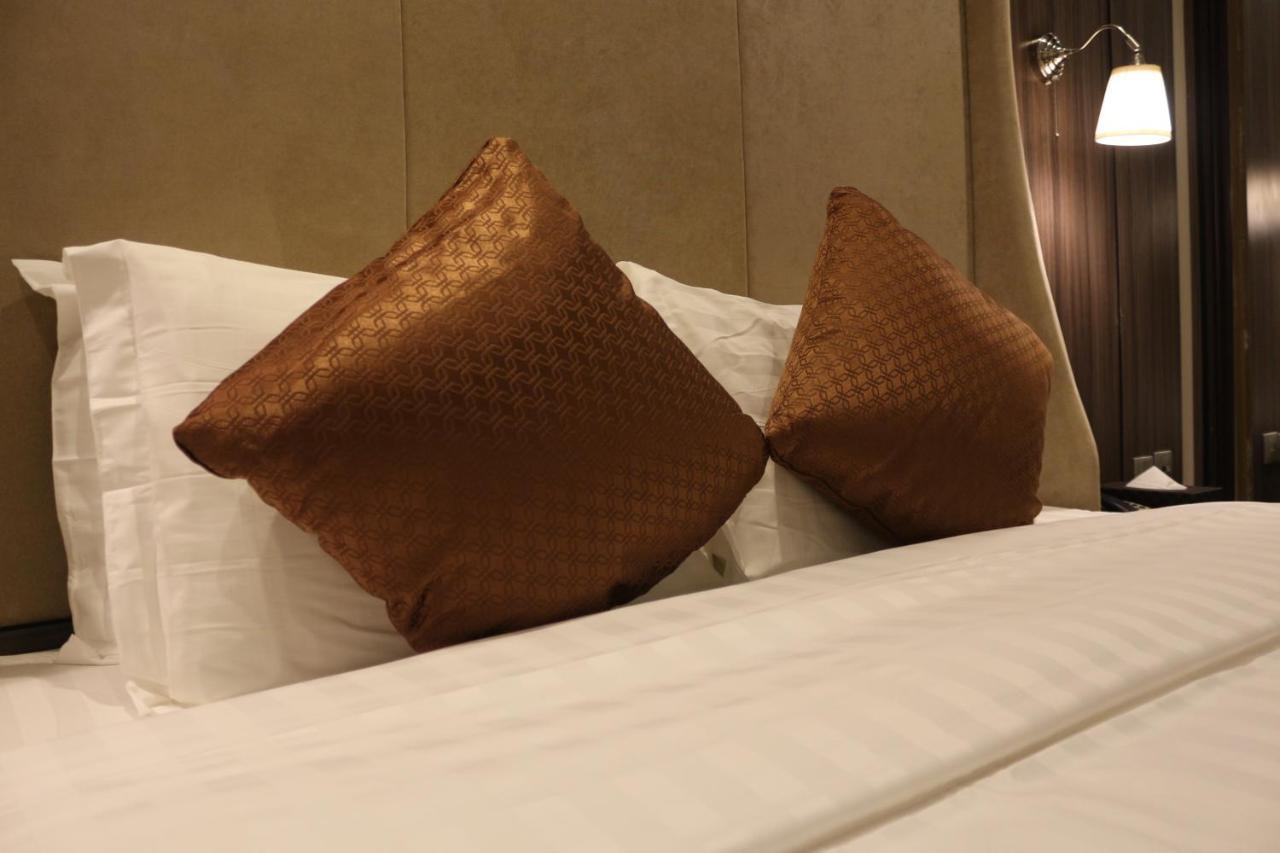 אל חובר Valencia Hotel Suites מראה חיצוני תמונה