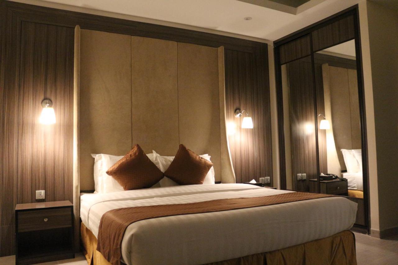 אל חובר Valencia Hotel Suites מראה חיצוני תמונה