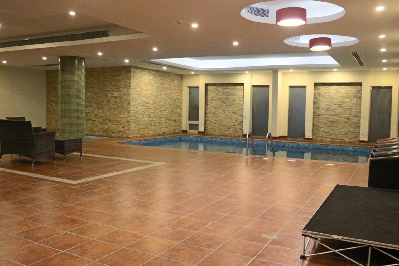 אל חובר Valencia Hotel Suites מראה חיצוני תמונה