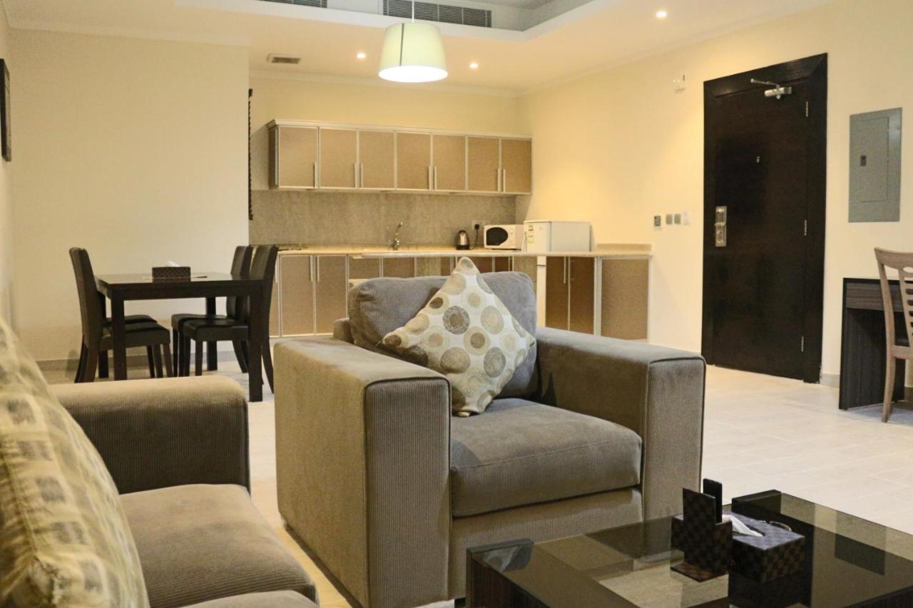 אל חובר Valencia Hotel Suites מראה חיצוני תמונה